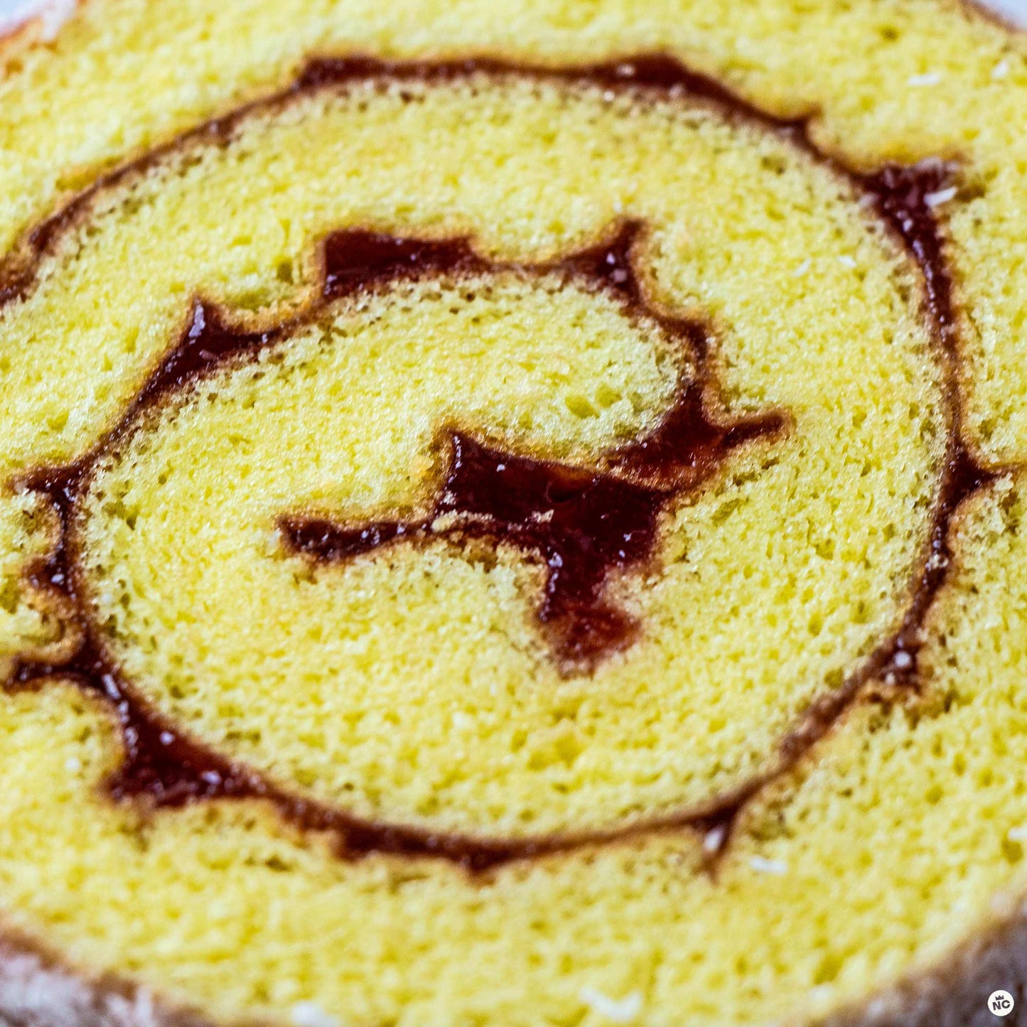 Daisy's Guava Jelly Roll 3.25oz