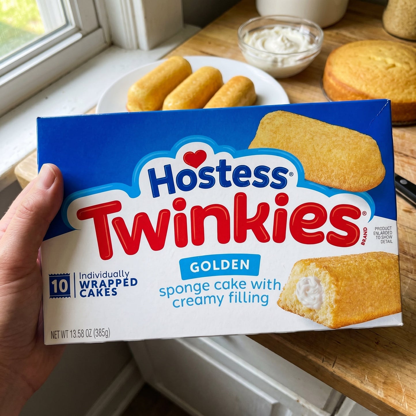 Hostess Drakes Classics Snack Cakes Variety Pack – Drake's Yodels (1), Hostess Twinkies (1) – Lunchbox Treats – 2 Packs